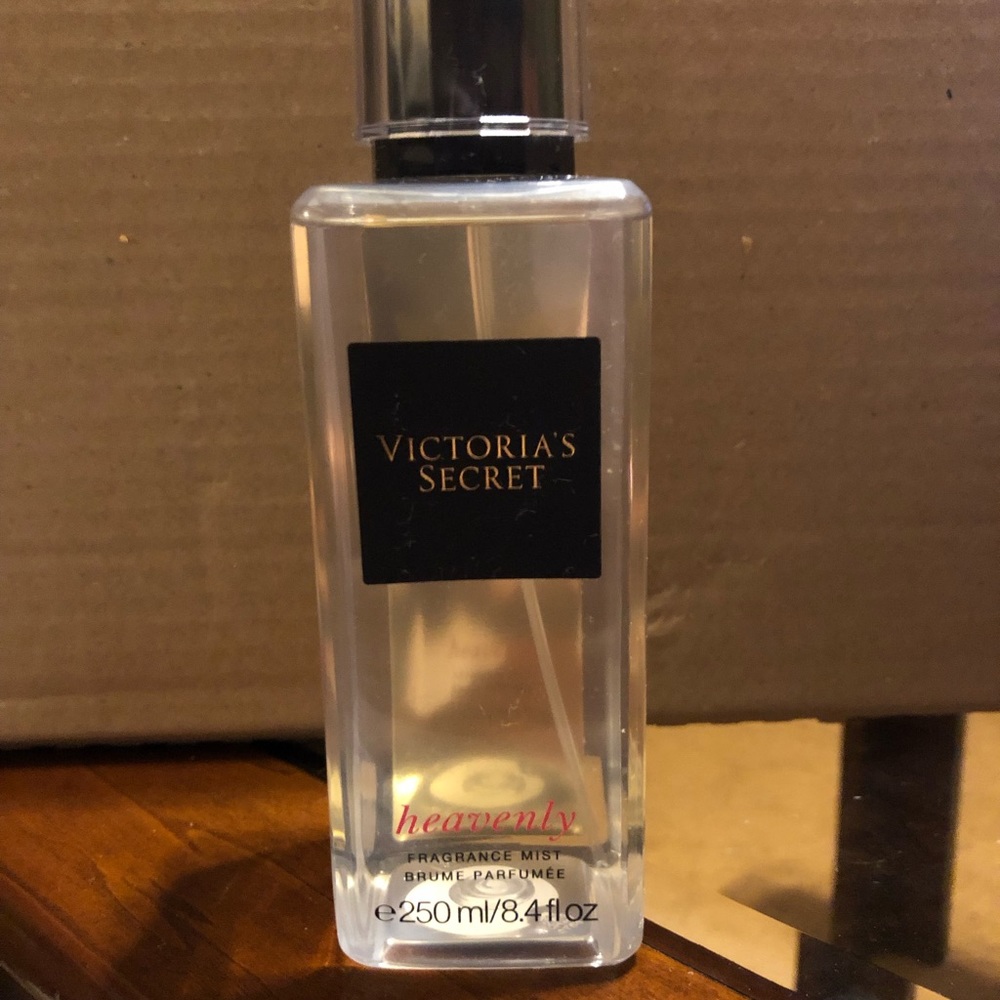 NEW Victoria Secret Heavenly Body Mist
